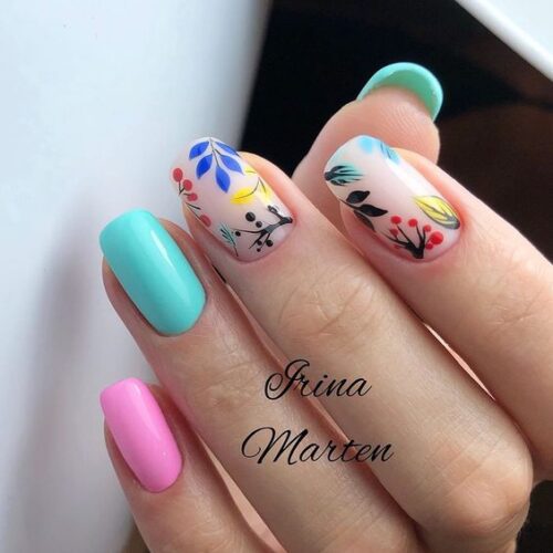 pink nails with flower design