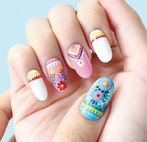 15+ Flower Nail Art Simple to Try