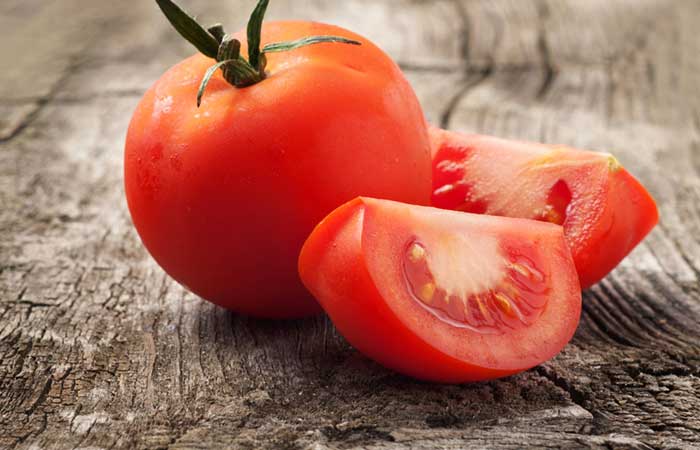 How to use tomato for oily skin