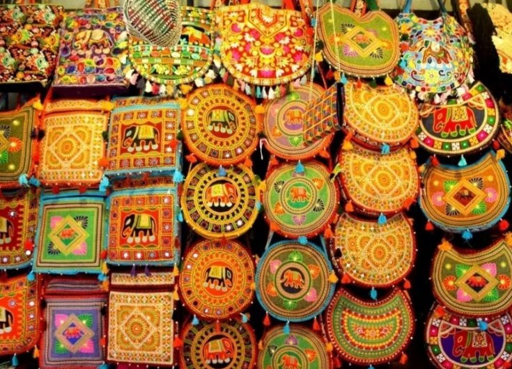 colorful-handcrafts-bags-at-the-bapu-bazar