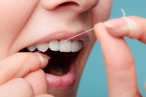 Does Flossing really help in removing Plaque?