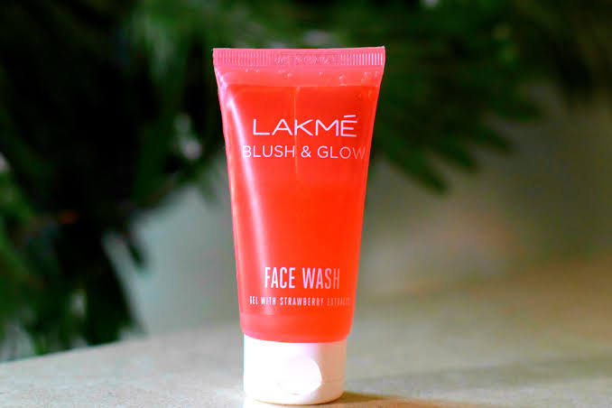 Lakmé Blush and Glow Strawberry Gel Face Wash one among Best Face Wash-2020 (India)