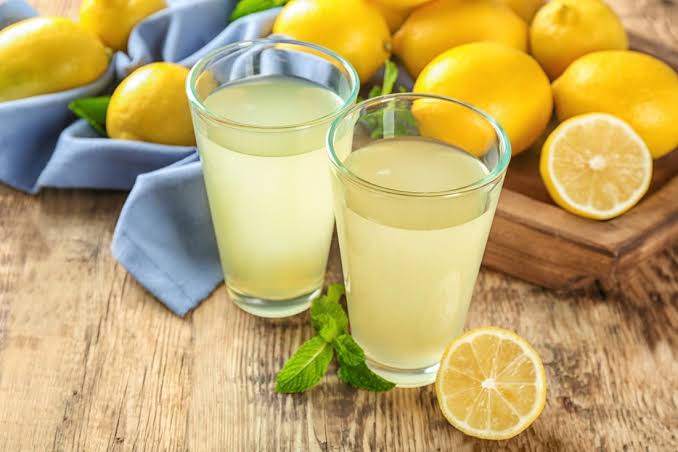 how to get rid of dark spots through lemon juice