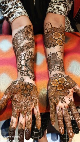 mehndi designs for front hands simple