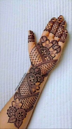 mehndi designs for front hand simple