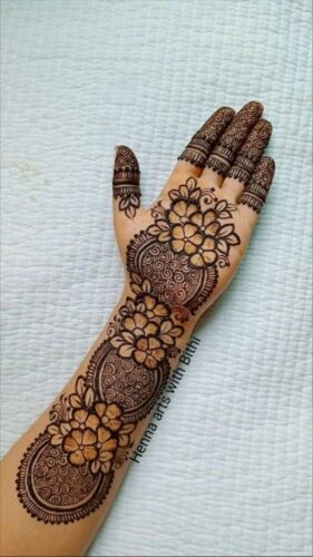 mehndi designs for front hand easy and simple