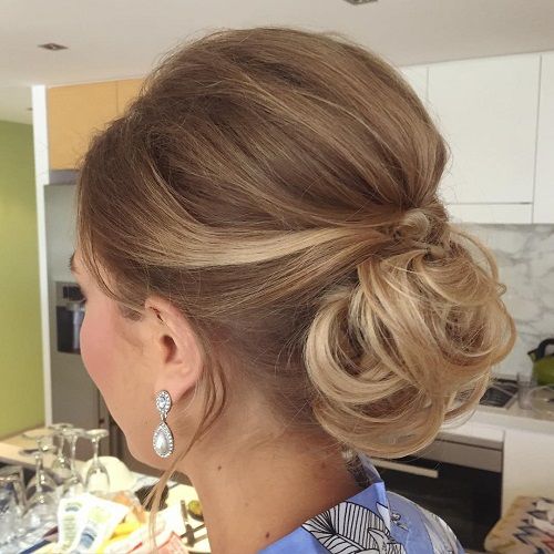 easy bun hairstyles for short curly hair